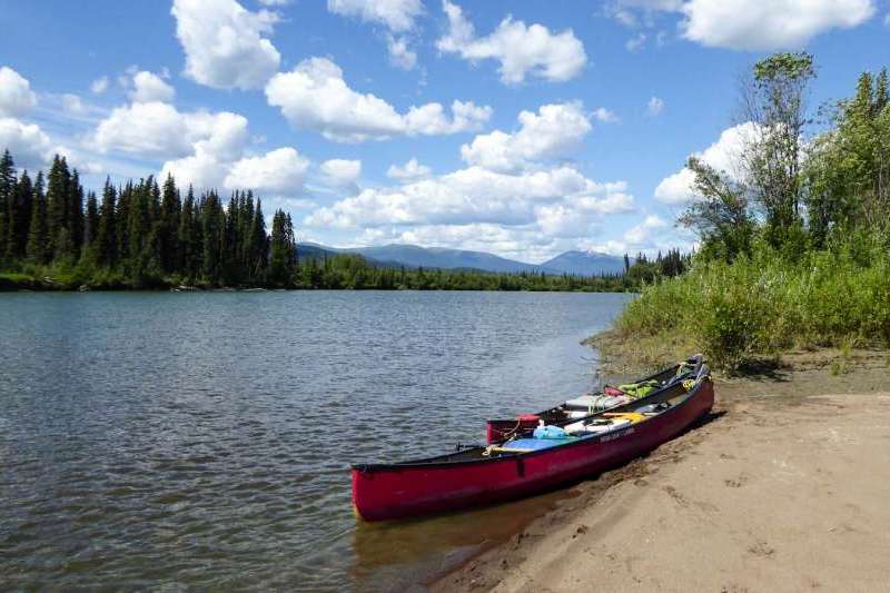 nisutlin river canoe trip
